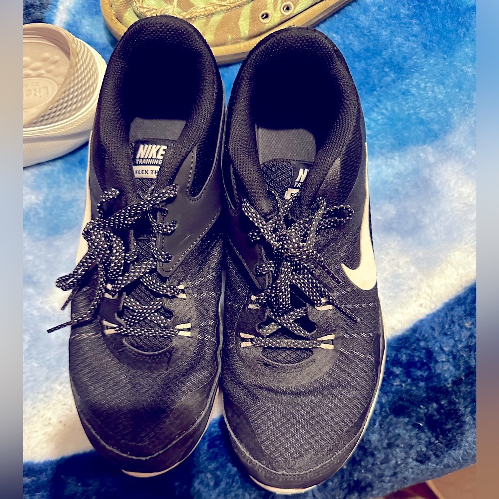 Women’s Nike flex trainer 5, size 9.